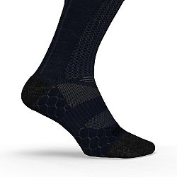 KIPRUN Ponožky na beh Run900 po lýtka s vlnou merino tmavomodré 43-46